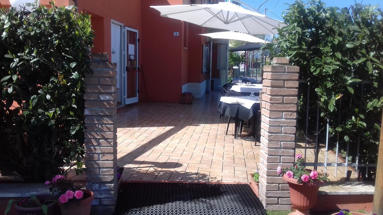 La Campagnola Trattoria Con Alloggio Misano Adriatico Exterior photo